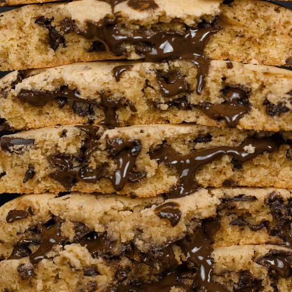 VEGAN CHOCOLATE CHUNK COOKIES